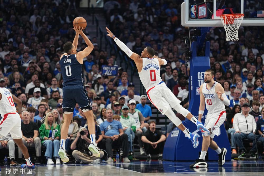 烈而被红牌 烈而被红牌